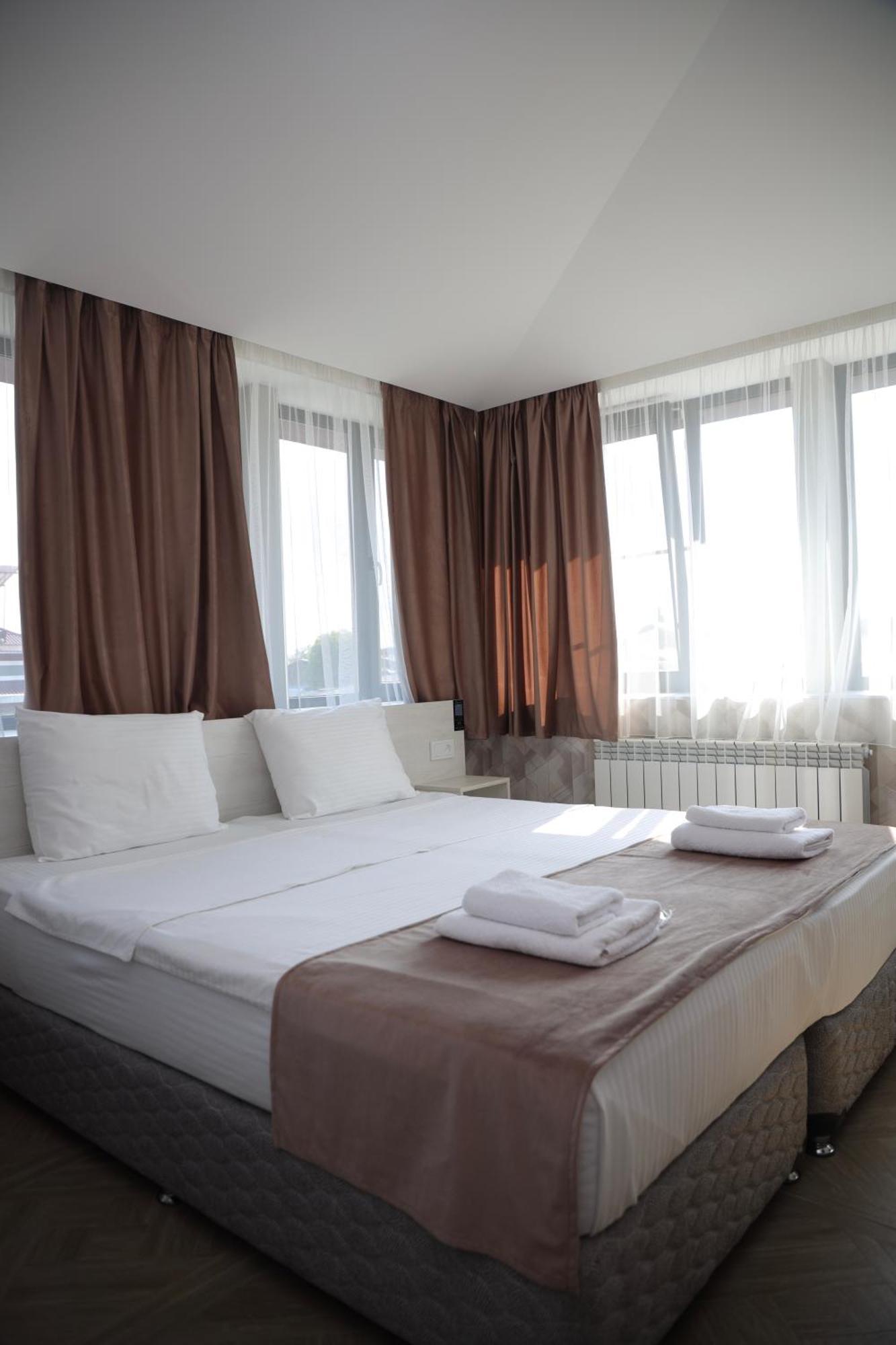 Chief Hotel Giumri Zewnętrze zdjęcie