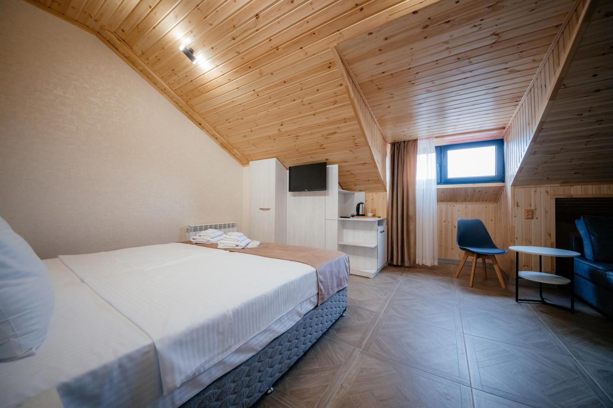 Chief Hotel Giumri Zewnętrze zdjęcie
