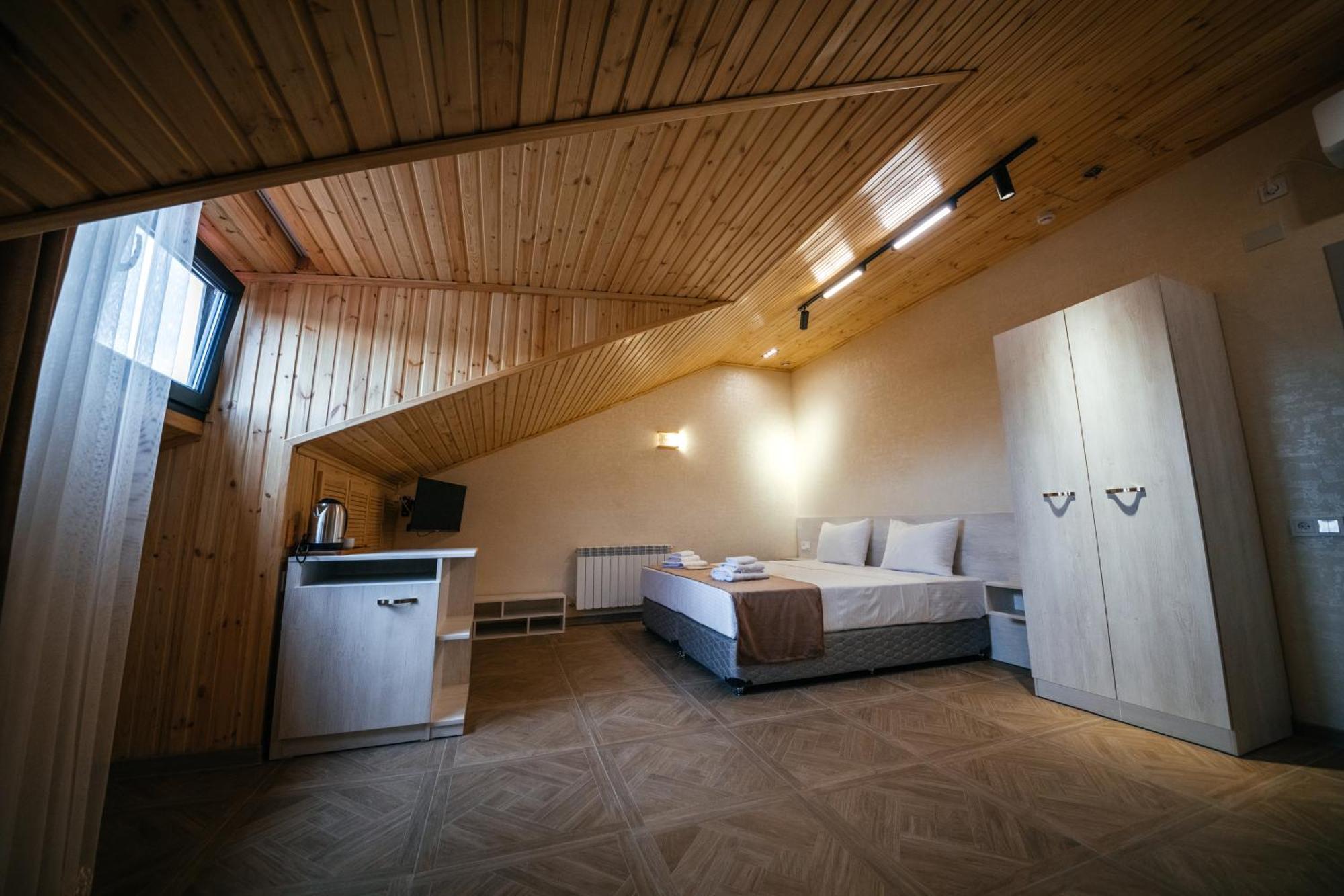 Chief Hotel Giumri Zewnętrze zdjęcie