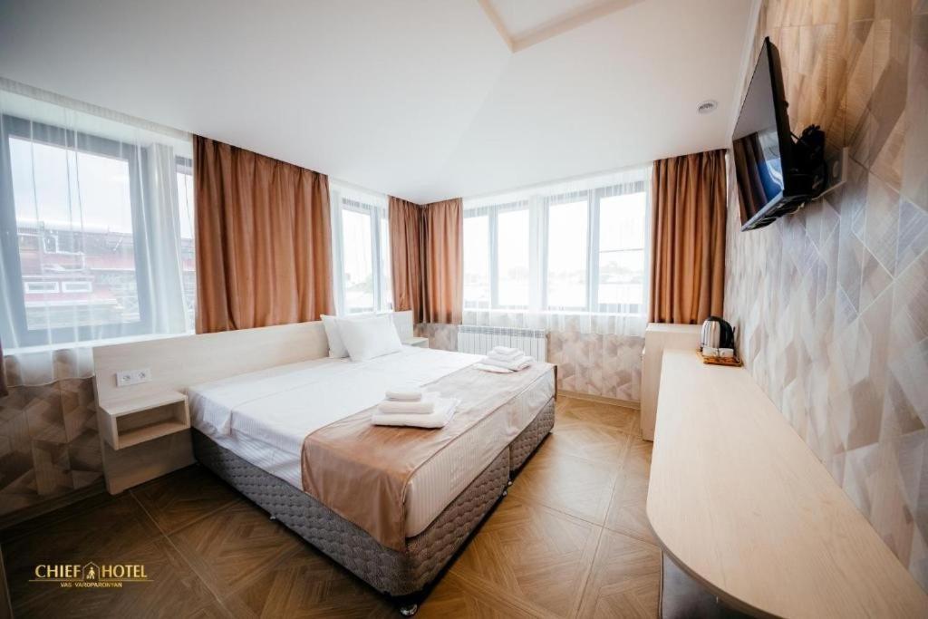 Chief Hotel Giumri Zewnętrze zdjęcie