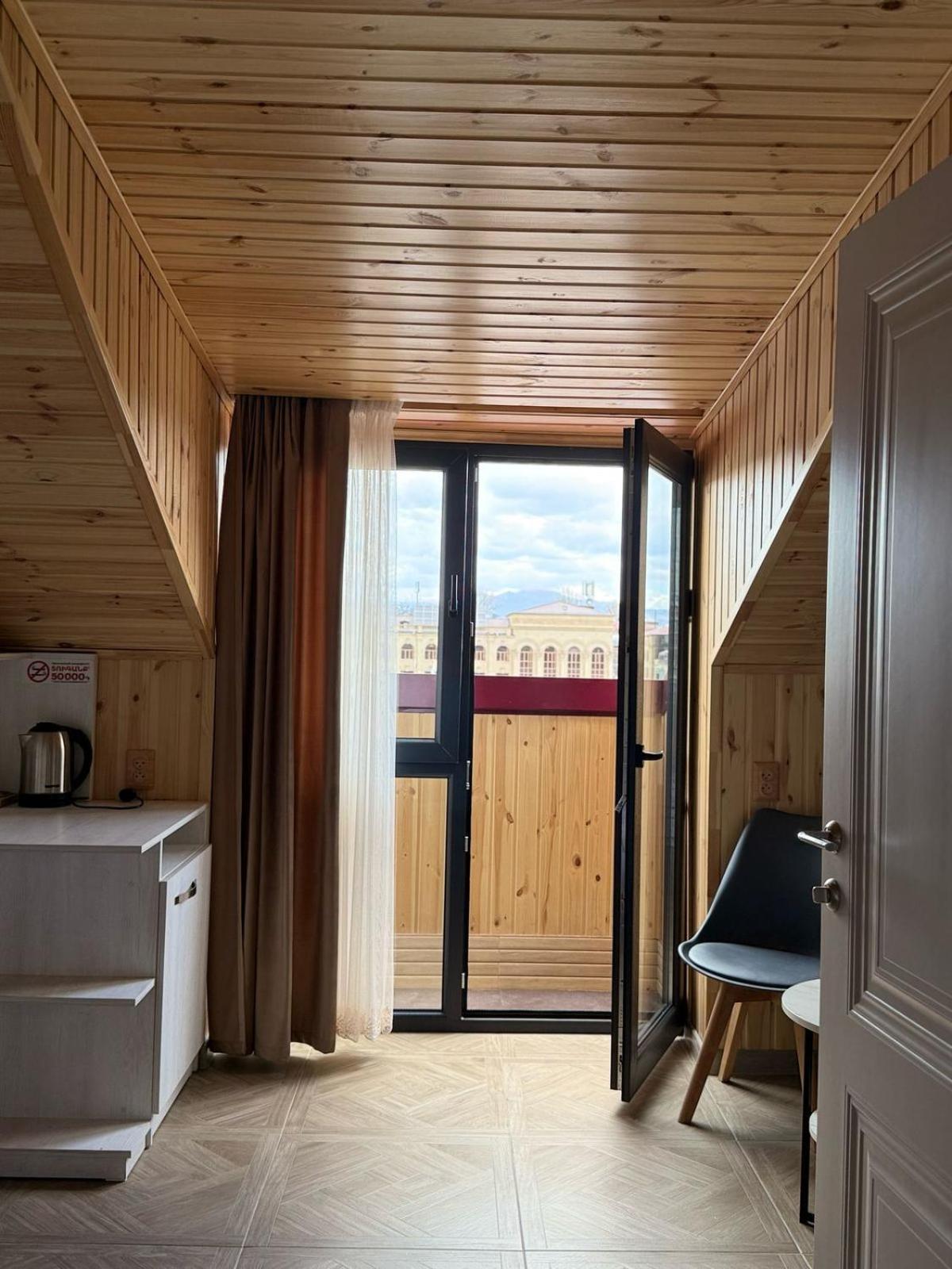 Chief Hotel Giumri Zewnętrze zdjęcie